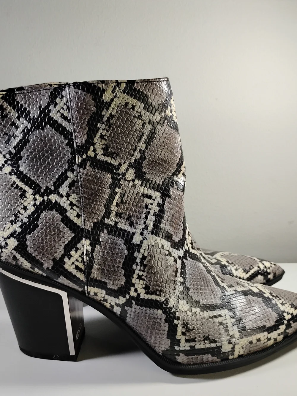 Circus Women’s Size 8 Snake Print Pointed Toe Ankle Boots Block Heel
